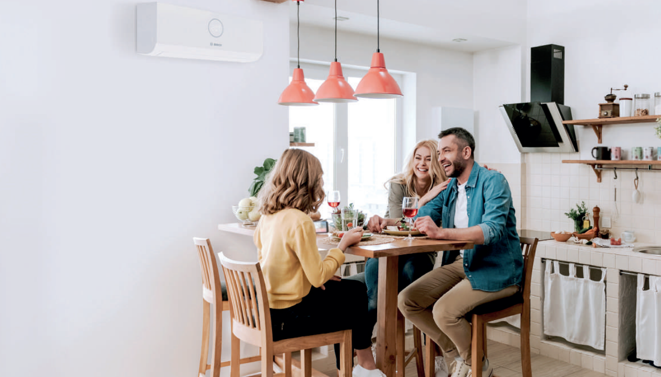 Una opción potente, eficiente y completa para grandes espacios  El Aire Acondicionado BOSCH CLIMATE 3000i SET 70 WE R32 es una elección muy recomendable para quienes buscan un equipo de alta potencia, con buen nivel de eficiencia y funciones avanzadas de confort. Su combinación de gas R32, eficiencia A++, i-Clean, filtro de alta densidad, función Gear, modo ECO, Follow Me, 3D Swing y WiFi opcional lo convierte en una solución completa para climatizar grandes estancias durante todo el año.